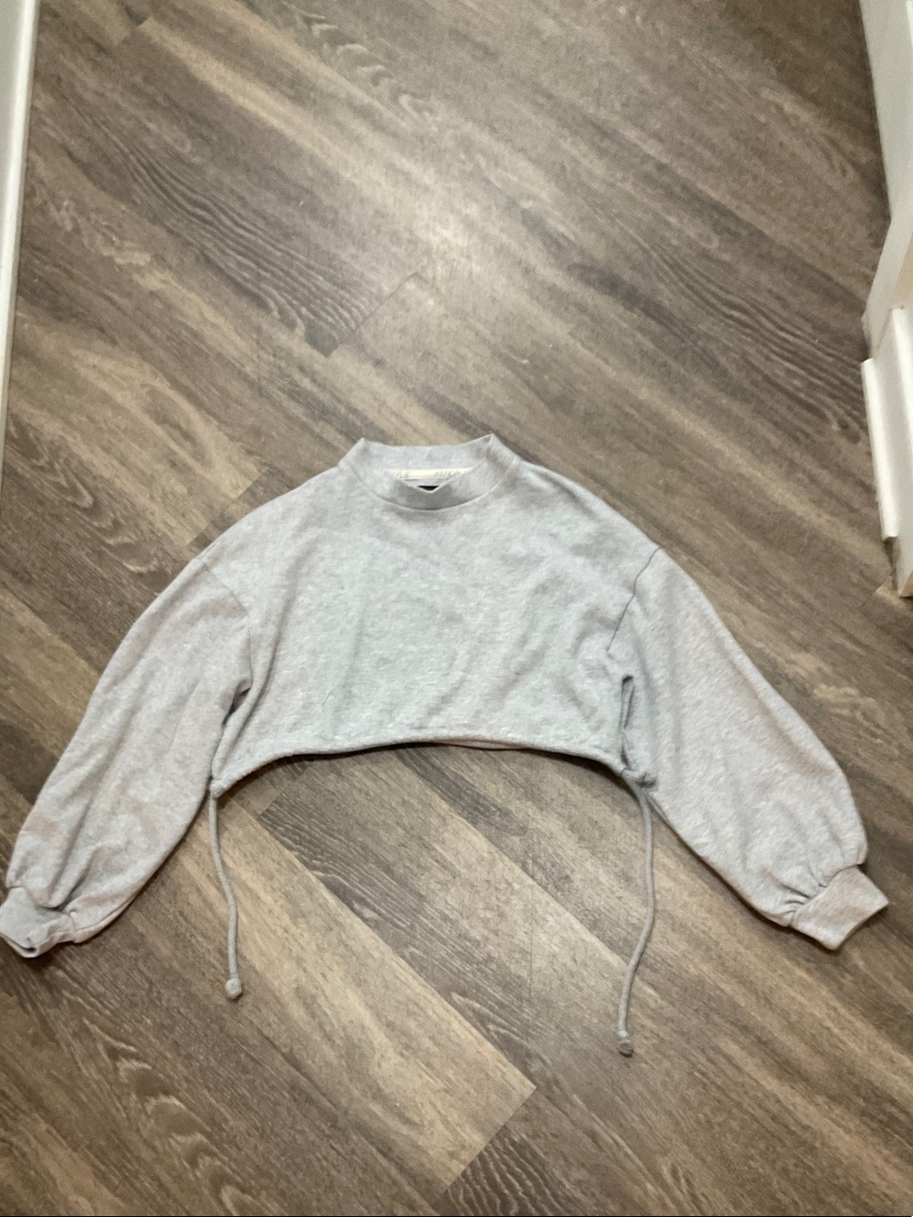 Kendall & Kylie Light Gray Cropped Drawstring Sweatshirt